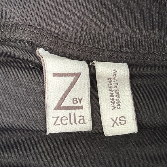 Z by Zella Black Athletic Shorts with Reflective Detail, XS - Picture 6 of 11
